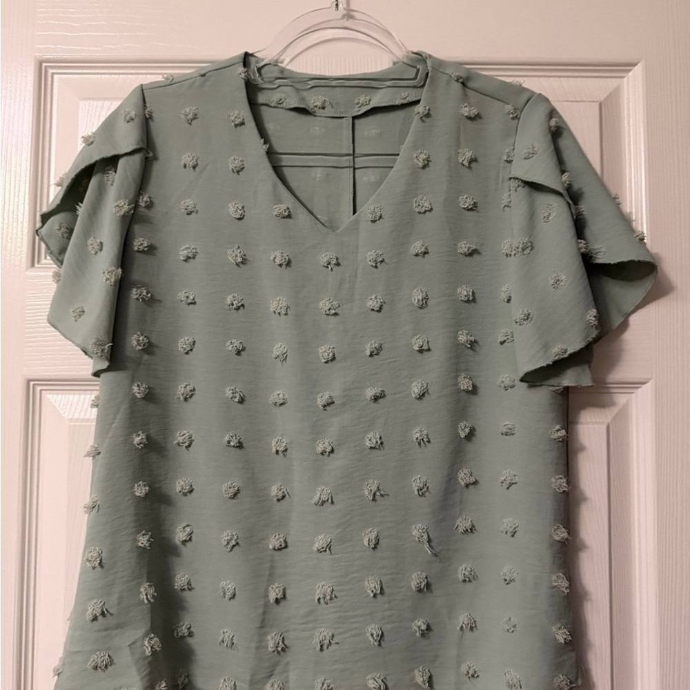 LONESS Sage Green Textured Swiss Dot Blouse Size S
